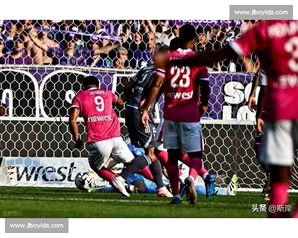 法甲焦点大战巴黎圣日耳曼迎战里尔争冠走势解析赛前形势与关键对位前瞻